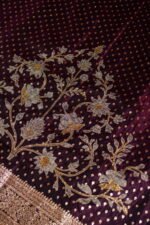 Neelima Amara Banarasi Fancy Silk(Patta) with Blouse - Image 3