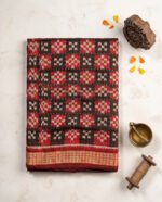 Sambalpuri Plain Pata Silk Pasapalli & Kumbha Border Saree with Contrast Anchal & Blouse Piece - Image 2
